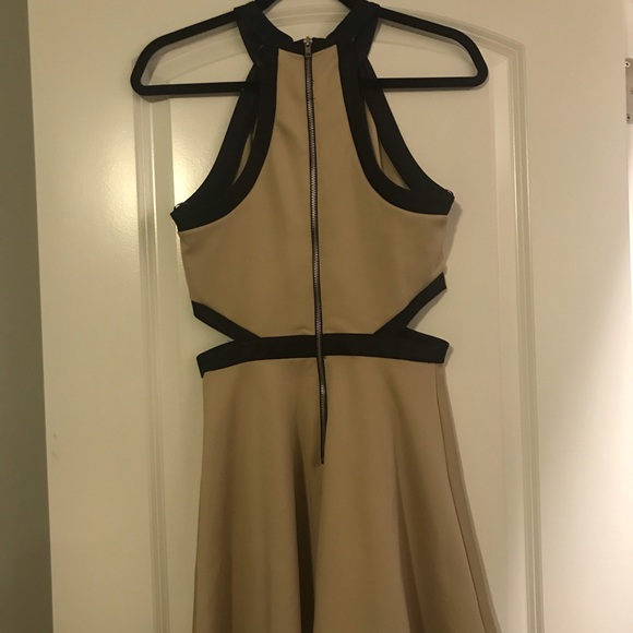 Halter style cocktail dress - Picture 5 of 5